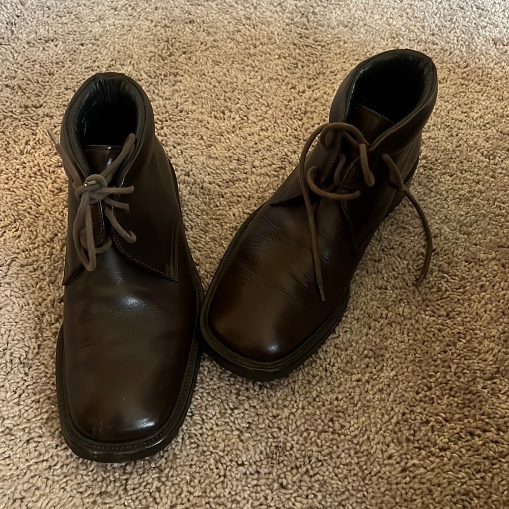 Gordon Rush Brown booth size 8